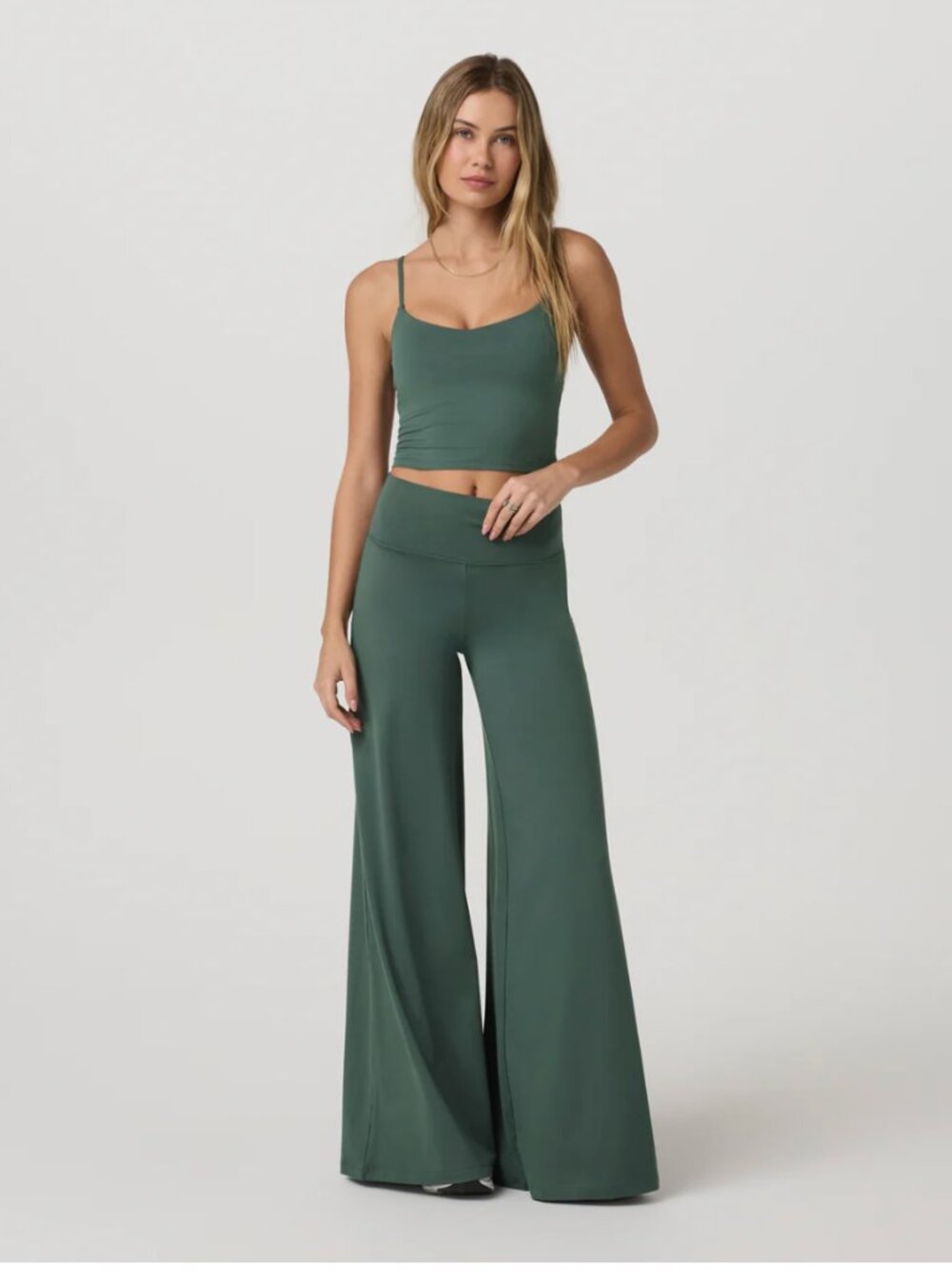 Vuori Halo Easy Wideleg Pant - Short length! XS Green